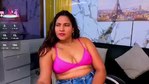 Snapshot of valentina_lopez11_pm chatting on July 20, 6:54 pm valentina_lopez11_pm online show from July 20, 6:54 pm