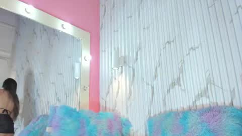 Snapshot of valentina_lux1 chatting on November 10, 7:24 pm Valentina online show from November 10, 7:24 pm