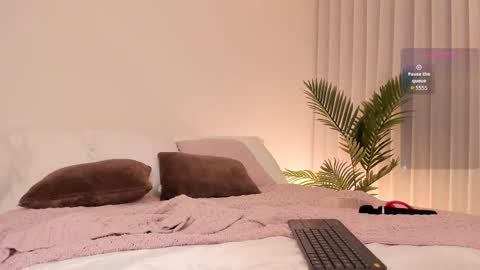 Snapshot of valentina_m17 chatting on November 28, 12:13 am VALENTINA online show from November 28, 12:13 am