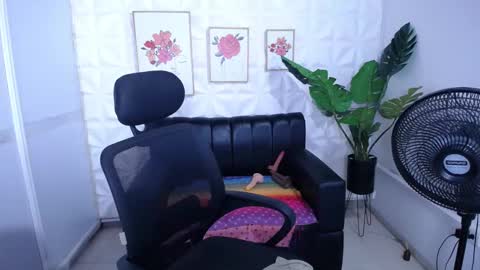 Valentina  online show from October 31, 10:00 pm