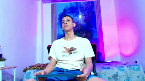 Snapshot of valentina_y_sneiderr chatting on May 8, 11:21 pm valentina_y_sneiderr online show from May 8, 11:21 pm