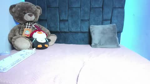 valentinaklean1 online show from February 12, 5:02 am