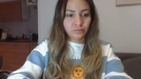 valentinaseleni24 online show from July 4, 10:49 pm