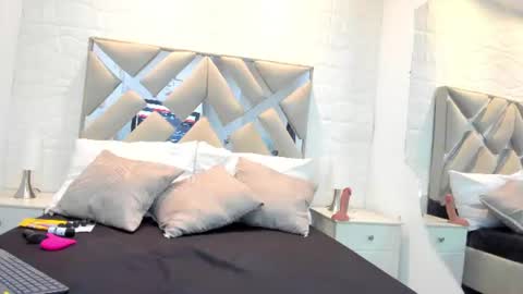 Snapshot of valentinasu_ chatting on June 13, 11:52 am VALENTINA online show from June 13, 11:52 am