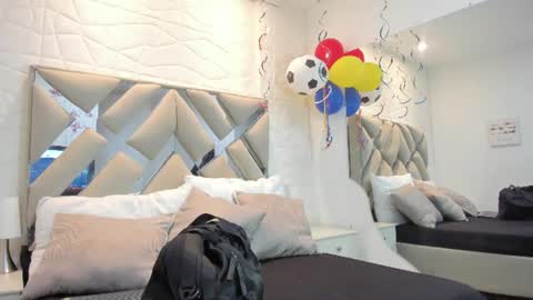 Snapshot of valentinasu_ chatting on July 3, 11:49 am VALENTINA online show from July 3, 11:49 am