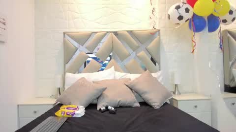 Snapshot of valentinasu_ chatting on July 6, 11:51 am VALENTINA online show from July 6, 11:51 am
