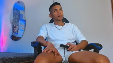 Mistery Guy online show from November 7, 3:45 pm