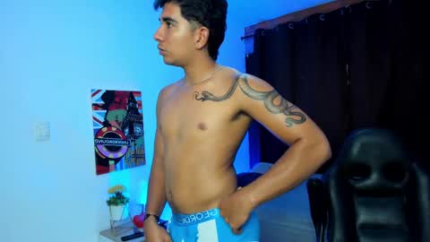 VALENTINO MOURA online show from February 19, 3:16 pm