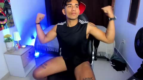 VALENTINO MOURA online show from February 25, 12:13 pm