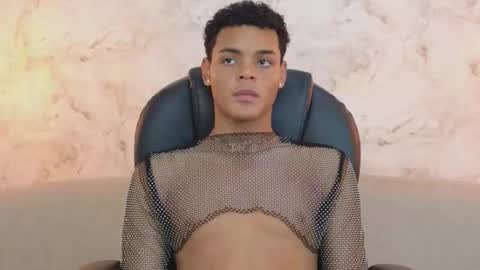 valentino_thompson online show from September 24, 7:50 pm