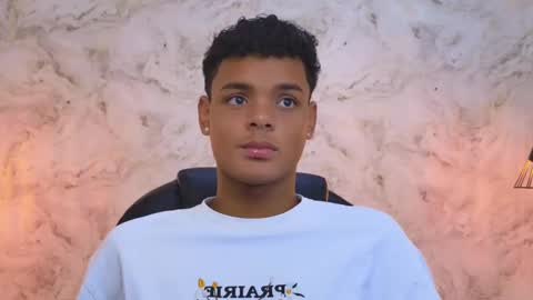 valentino_thompson online show from October 12, 7:35 pm