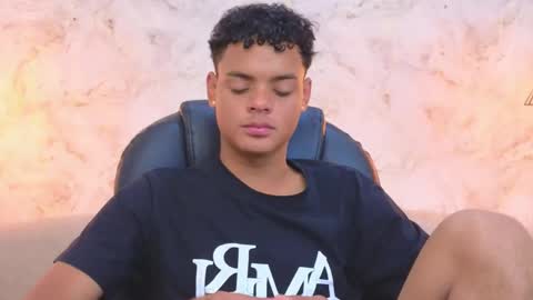 valentino_thompson online show from October 13, 7:58 pm