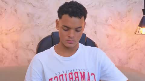 valentino_thompson online show from October 21, 8:09 pm