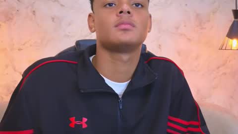 valentino_thompson online show from October 23, 8:40 pm