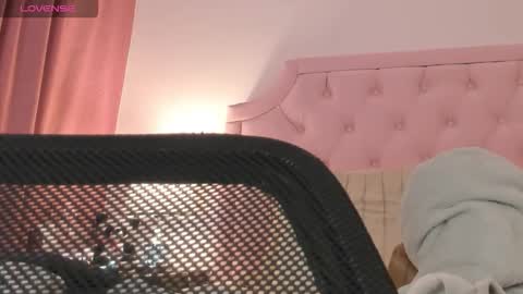 Vale Toro  online show from November 16, 11:27 am