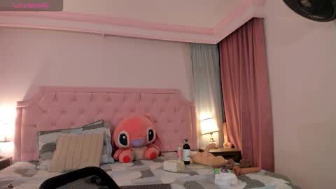 Vale Toro  online show from November 27, 12:07 pm