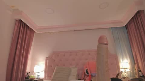 Vale Toro  online show from February 14, 12:13 pm