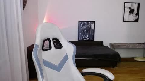 Snapshot of valents_cherry chatting on October 15, 5:24 pm Valentina online show from October 15, 5:24 pm