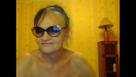 Snapshot of valenttijm3851 chatting on March 9, 5:28 pm valentijm online show from March 9, 5:28 pm