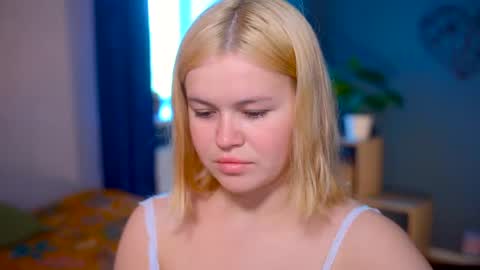 Snapshot of valeri______ chatting on August 1, 8:02 am valeri______ online show from August 1, 8:02 am