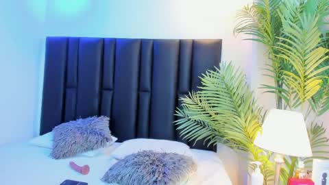 valeri_tafur online show from April 7, 10:37 am