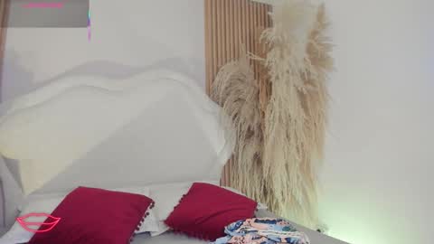 valeria_carter_ online show from February 14, 7:10 pm