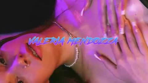 Snapshot of valeria_mendozza chatting on November 21, 2:21 am online show from November 21, 2:21 am