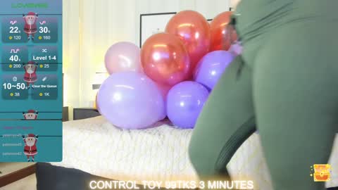 Snapshot of valeriaa_soler chatting on December 12, 9:15 pm Valeria online show from December 12, 9:15 pm