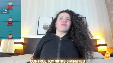 Snapshot of valeriaa_soler chatting on December 14, 1:27 pm Valeria online show from December 14, 1:27 pm
