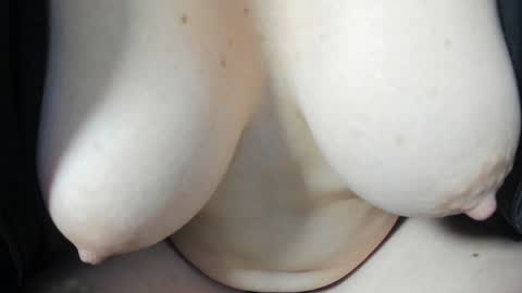 Snapshot of valeriaa_soler chatting on December 14, 5:03 pm Valeria online show from December 14, 5:03 pm