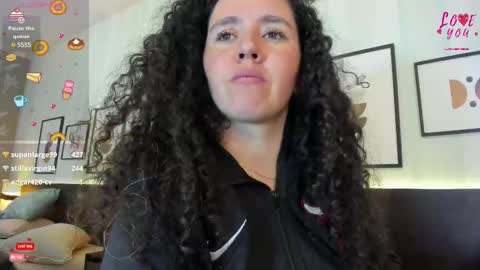 Snapshot of valeriaa_soler chatting on February 21, 5:42 pm Valeria online show from February 21, 5:42 pm
