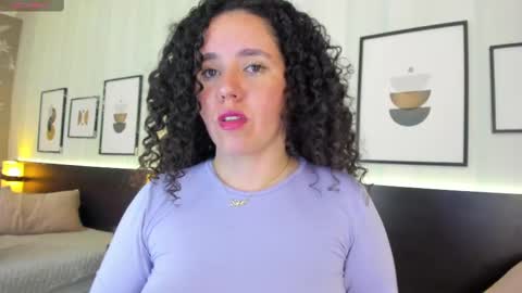 Snapshot of valeriaa_soler chatting on February 22, 3:58 pm Valeria online show from February 22, 3:58 pm
