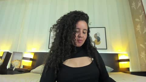 Snapshot of valeriaa_soler chatting on March 7, 7:27 pm Valeria online show from March 7, 7:27 pm