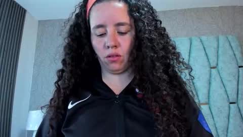 Snapshot of valeriaa_soler chatting on September 16, 12:28 pm Valeria online show from September 16, 12:28 pm