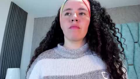 Snapshot of valeriaa_soler chatting on September 18, 4:53 pm Valeria online show from September 18, 4:53 pm