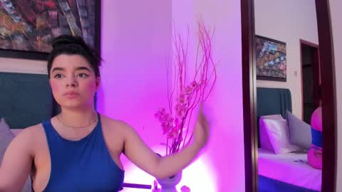 Snapshot of valeriablythe chatting on February 17, 11:40 am ValeriaBlythe online show from February 17, 11:40 am