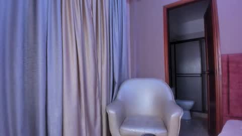 Snapshot of valeriablythe chatting on February 28, 2:23 am ValeriaBlythe online show from February 28, 2:23 am