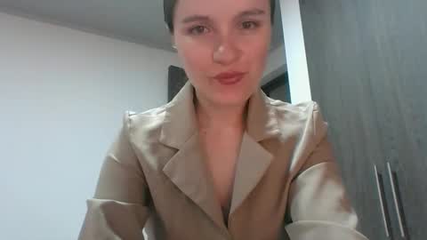 valeriafrannco online show from February 20, 4:42 am