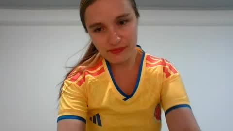 Snapshot of valeriafrannco chatting on July 7, 4:48 am valeriafrannco online show from July 7, 4:48 am