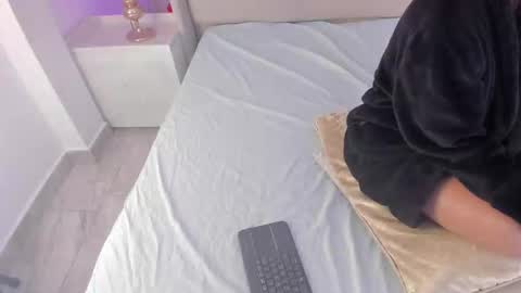 Snapshot of valeriah_ chatting on September 29, 3:50 pm Valeria online show from September 29, 3:50 pm