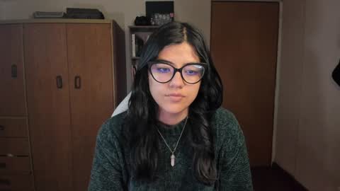 Snapshot of valerie__sky chatting on January 8, 3:29 am Val online show from January 8, 3:29 am