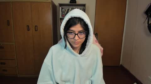 Snapshot of valerie__sky chatting on January 27, 7:35 am Val online show from January 27, 7:35 am