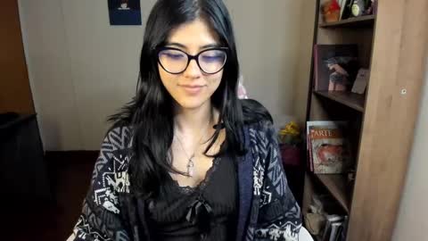 Snapshot of valerie__sky chatting on March 5, 2:14 am Val online show from March 5, 2:14 am