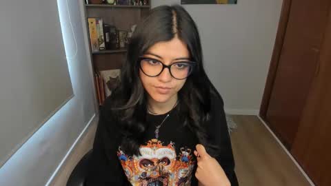 Val  online show from December 19, 4:03 pm