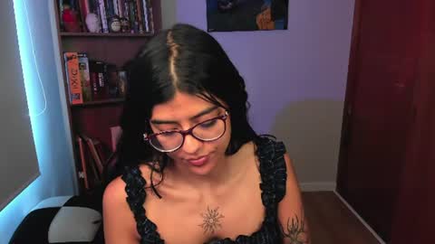 Snapshot of valerie__sky chatting on July 4, 4:02 pm Val online show from July 4, 4:02 pm