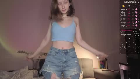 Snapshot of valerie_mooon chatting on May 30, 7:33 pm Kristi moony online show from May 30, 7:33 pm