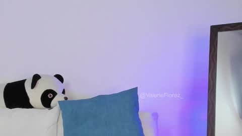 Valerie  Ig valerieflorez  online show from March 7, 8:23 am