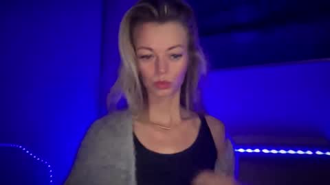 Valerie  online show from September 17, 7:21 am