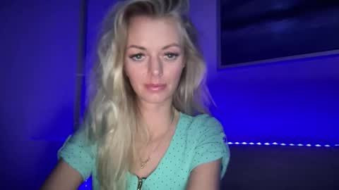 Valerie  online show from October 13, 8:42 pm