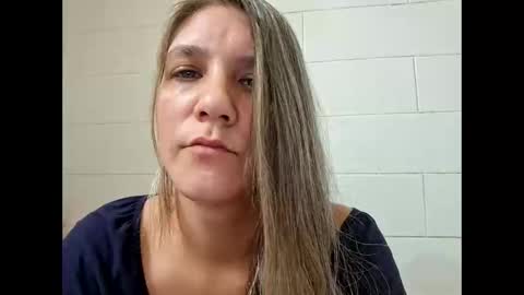 Snapshot of valerierayne13 chatting on March 14, 4:51 am ValerieRayne online show from March 14, 4:51 am